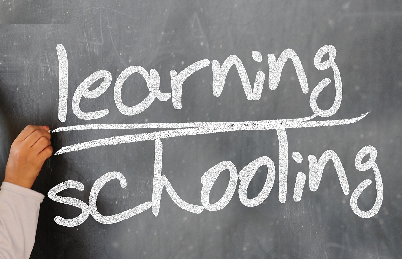 student-learning-korean-class